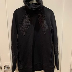 Lululemon Sweatshirt